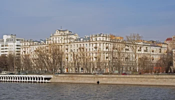 Краснохолмская набережная