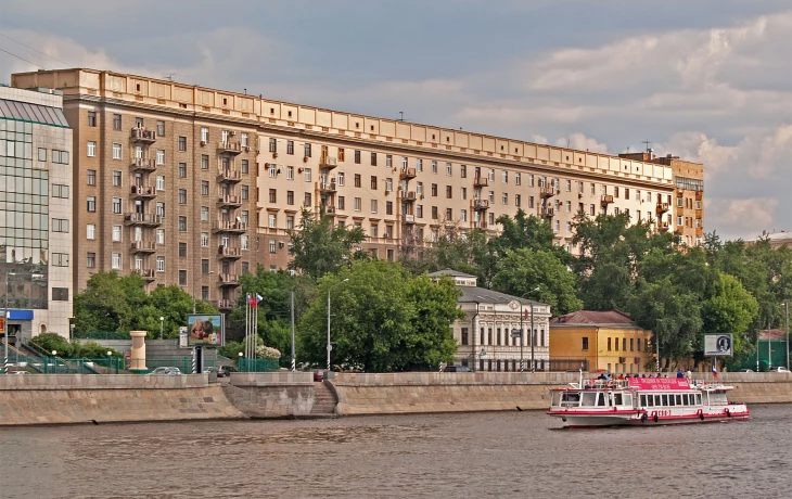 Гончарная набережная