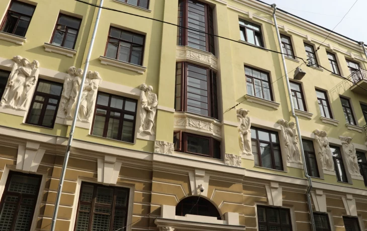 Дом с писателями в Плотниковом переулке