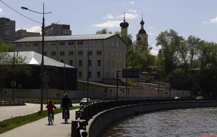 Красноказарменная набережная