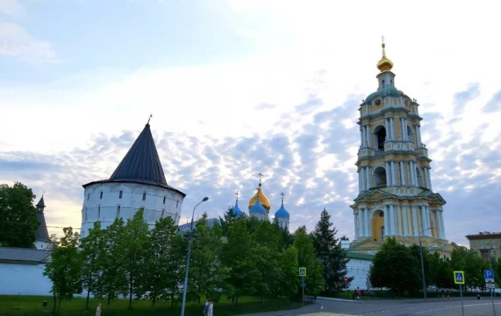 Крестьянская площадь 2