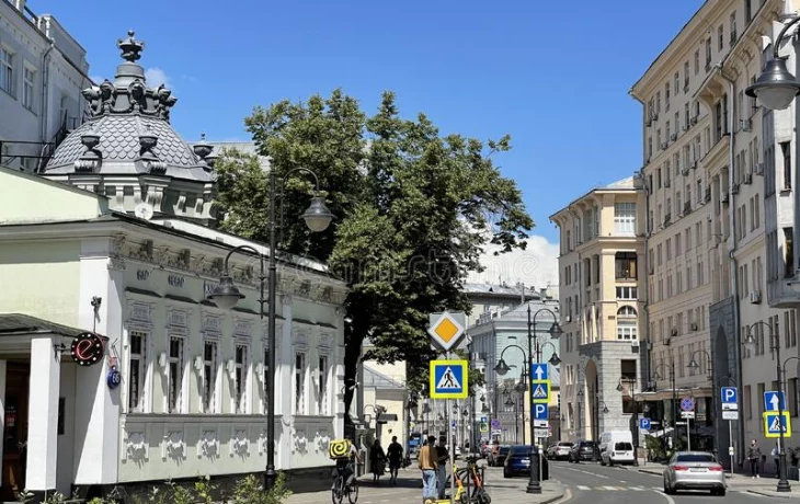 Пятницкая улица 2