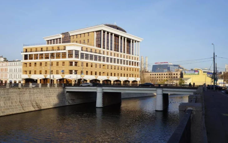 Садовническая набережная