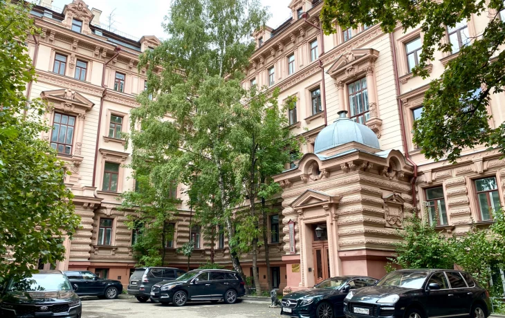 Романов переулок 1