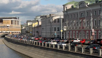 Кадашевская набережная