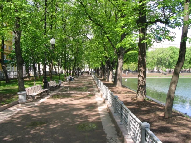 История современных Патриков: как Патриаршие пруды стали символом Москвы 3