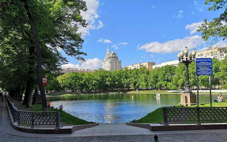 История современных Патриков: как Патриаршие пруды стали символом Москвы 2