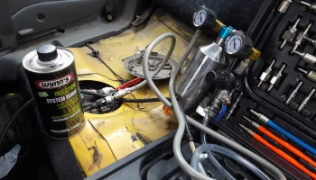 Установка для промывки топливной системы автомобиля: зачем она нужна и как использовать