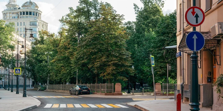 История современных Патриков: как Патриаршие пруды стали символом Москвы 9