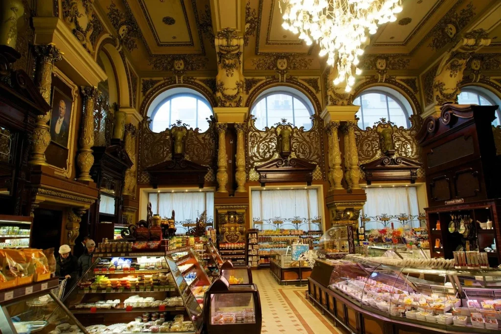 Роскошный интерьер Елисеевского магазина