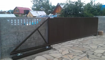 Откатные ворота на винтовых сваях