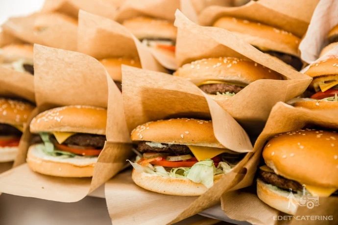 Стритфуд на мероприятие: как создать атмосферный фудкорт от Edet Catering