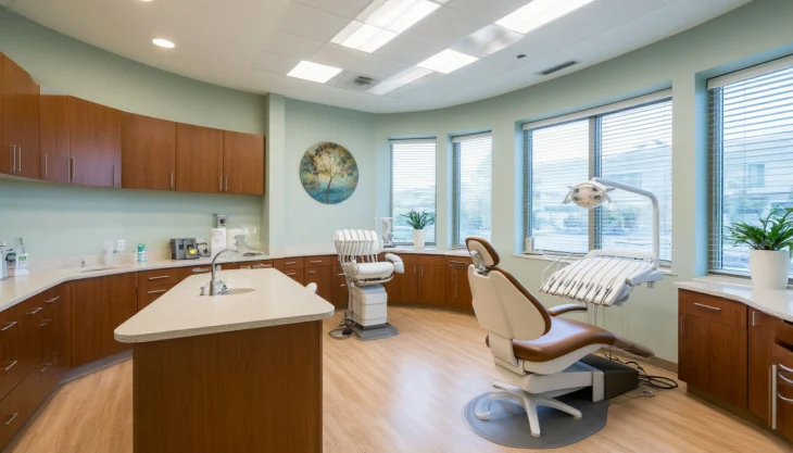 Здоровая улыбка начинается с правильного выбора: что важно знать о современных стоматологических клиниках