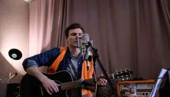 &laquo;Отправляются с вокзалов поезда&raquo; &ndash; музыкальный проект Евгения Блинова в соавторстве с драматургом Анастасией Ермоловой.