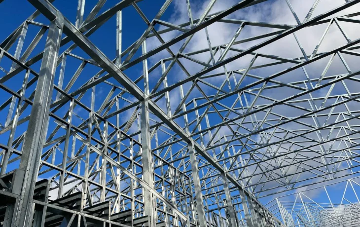 Производство ЛСТК: современные технологии каркасного строительства