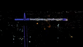 Новые горизонты рекламы: Брендирование и подсветка башенных кранов