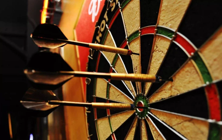 Дартс: искусство меткости и стратегия игры