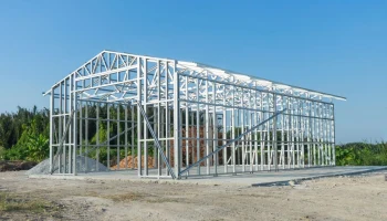 Металлоконструкции в частном строительстве: стоит ли использовать?