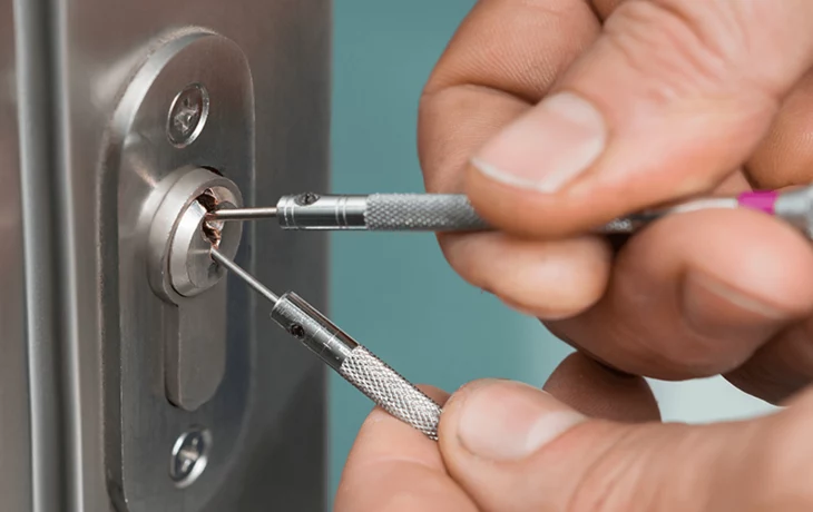 Куда обратиться в Москве, чтобы открыть дверь при потере ключей