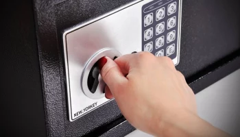 Как открыть сейф, если вы забыли комбинацию